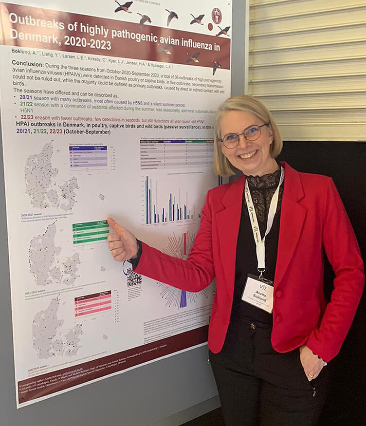Anette Boklund with poster