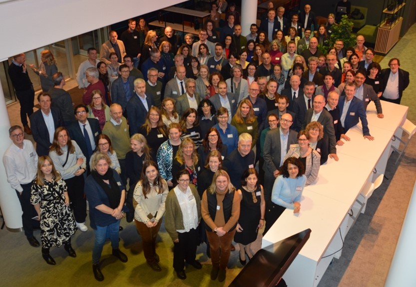 Group photo - larger crowd